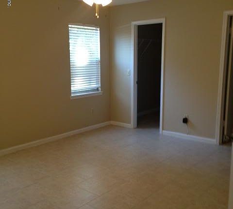 4th image of 8042 Le Havre Dr N