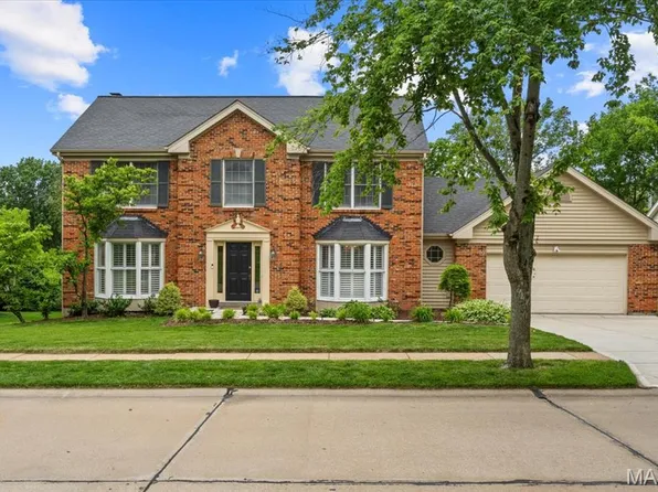 1218 Chavaniac Dr, Ballwin, MO 63011