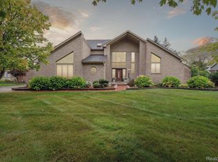 18887 Van Rd, Livonia, MI 48152