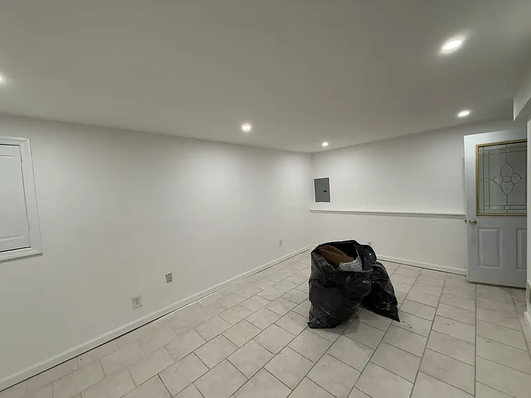 Strathmore Dr — Photo 8