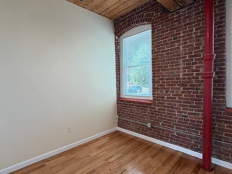 85 Harding St #1A — Photo 12
