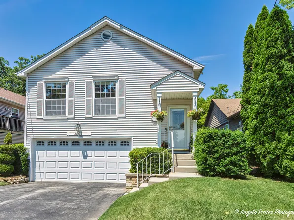 21312 W Spruce Rd, Lake Zurich, IL 60047