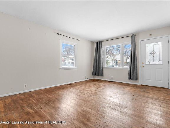 2nd image of 510 Regent St