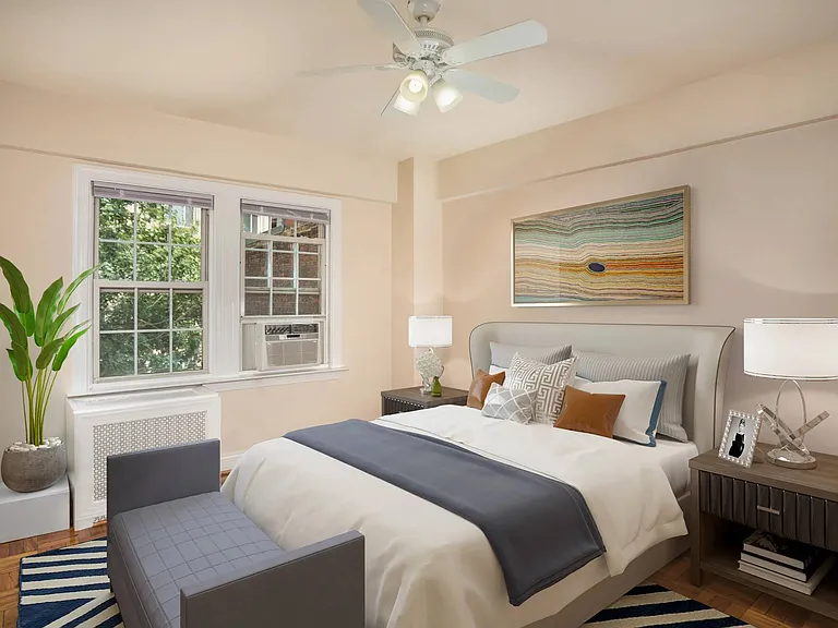 Miramar Apartments — Photo 9