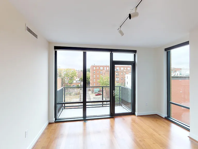 Capitol View on 14th — Photo 81
