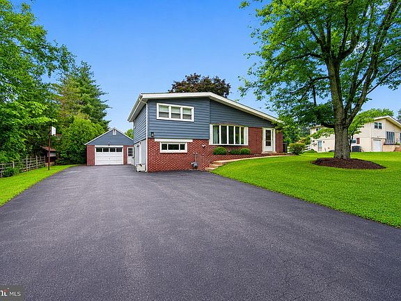2nd image of 1649 Muhlenburg Dr