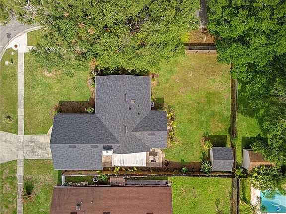 3rd image of 1829 CROWNWOOD DRIVE