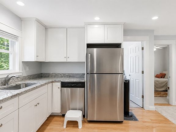 4th image of 731 Hingham St