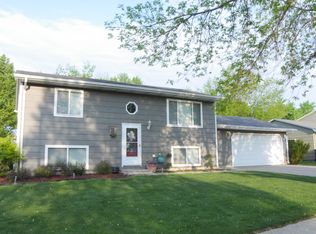 5500 S Danberry Dr, Sioux Falls, SD 57106
