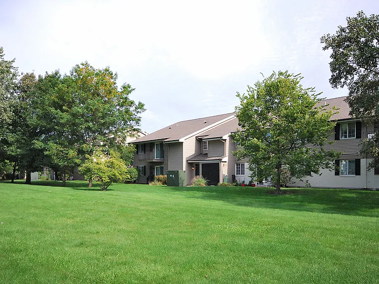 Fairways of Naperville Exterior