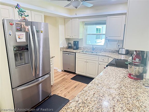 5th image of 3019 Jacaranda Ave