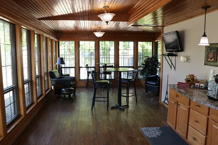 Stafford Pointe — Photo 3