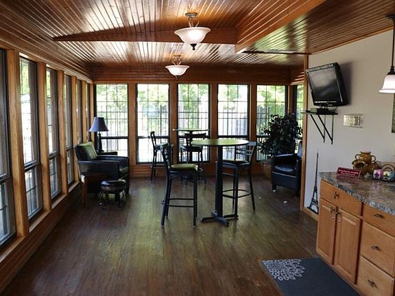 4th image of 800 Southfield Dr #8266d681d