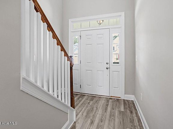 4th image of 101 Hanover Court