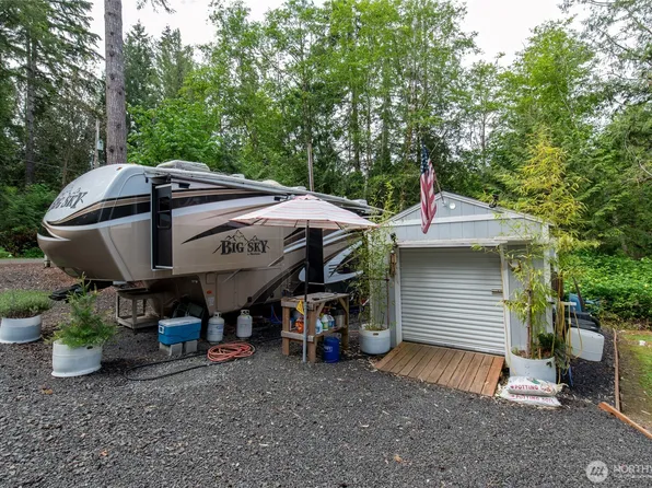 151 E Hillside Drive, Belfair, WA 98528