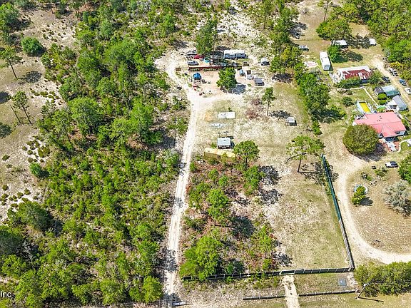 4th image of 229 POINCIANA Drive