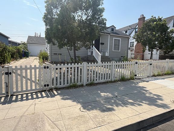 2nd image of 1426-1430 Felton St