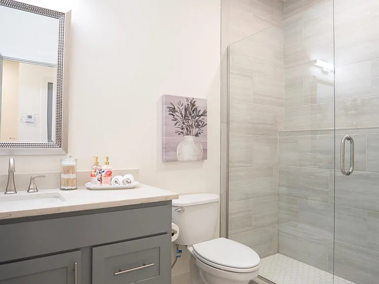 356 S Hill Ave — Photo 19