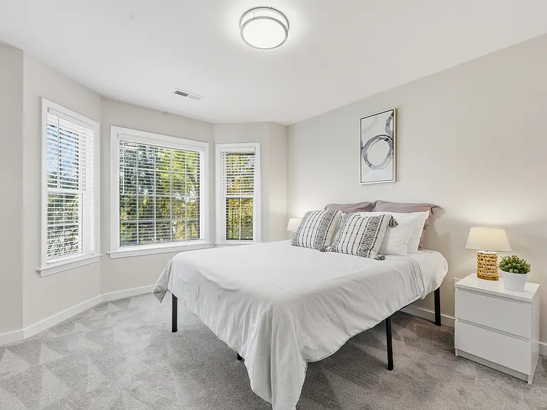 121 W Wakefield Blvd — Photo 17