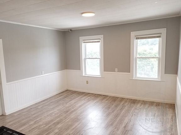 2nd image of 10 Division St Floor 3