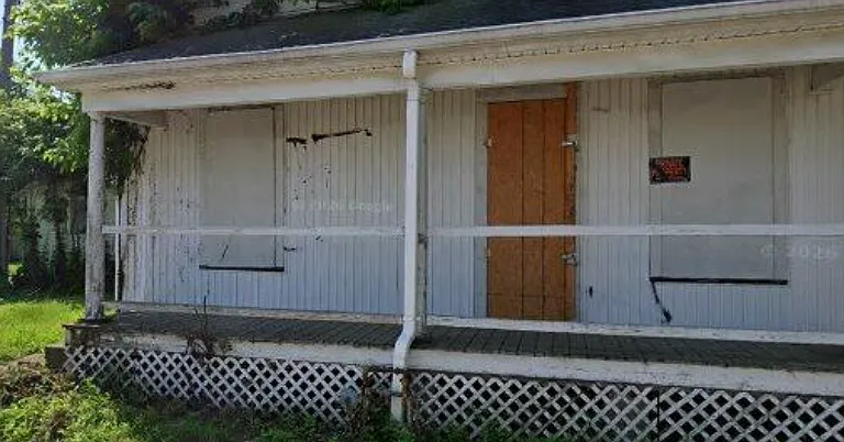 1045 Orange St — Photo 1