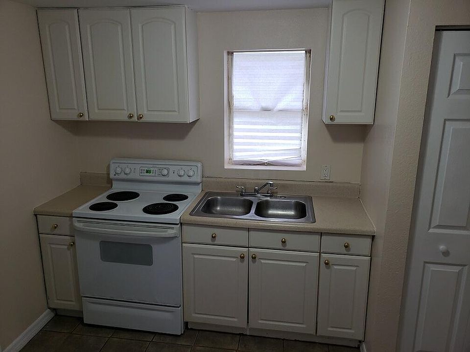 2nd image of 4829 9th St