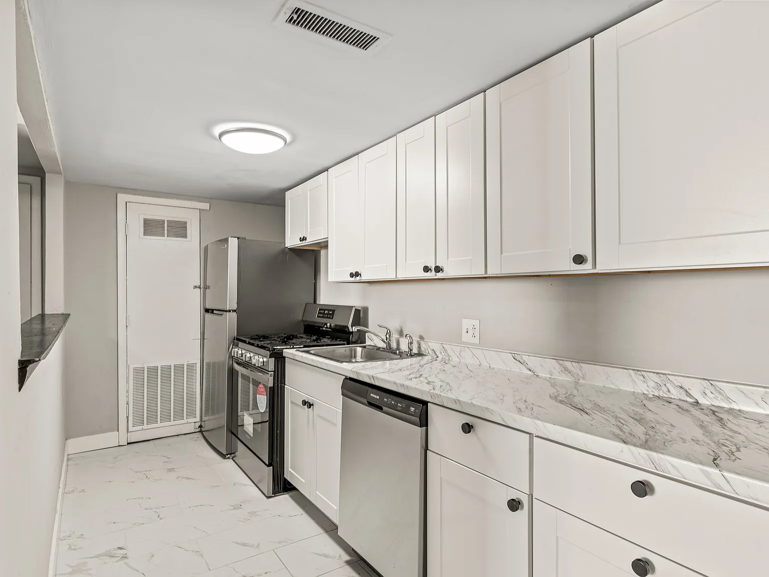 220 South St — Photo 3