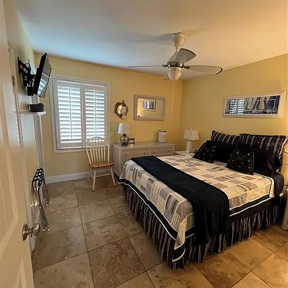 5164 Beach Dr SE #B — Photo 14