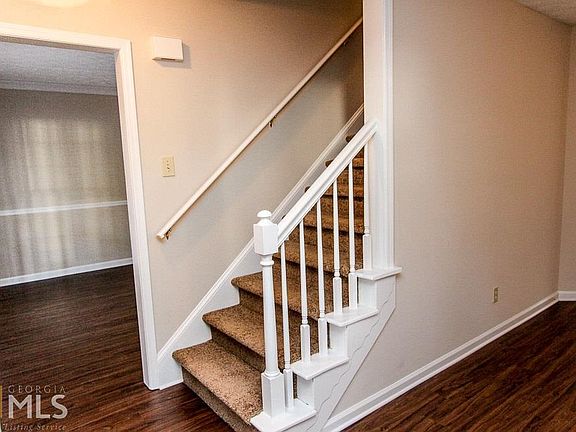 4th image of 111 Treillage Ln