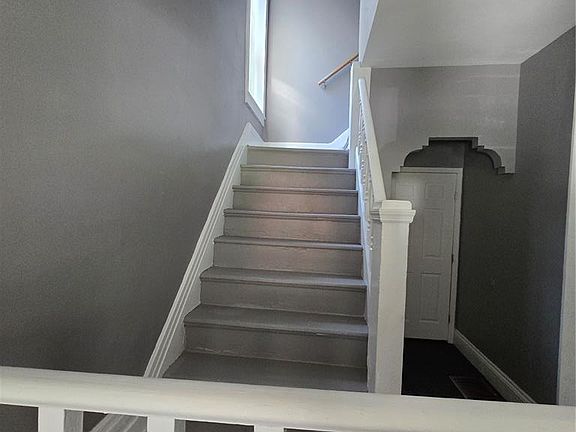 3rd image of 1412 Rowan Ave