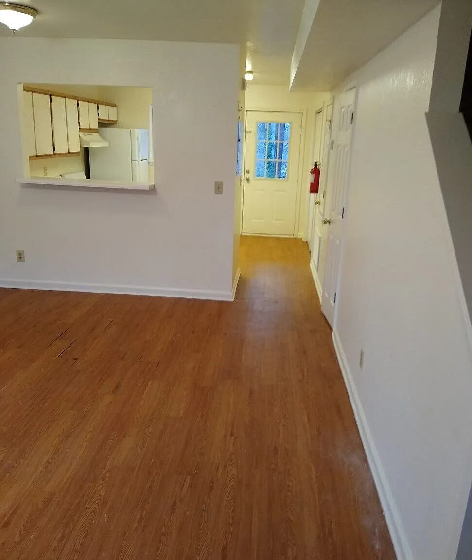 2 bed, 1.5 bath, 1000 sqft, $1,250 — Photo 4