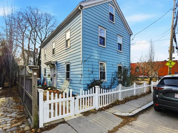 21 Starr Ln, Jamaica Plain, MA 02130