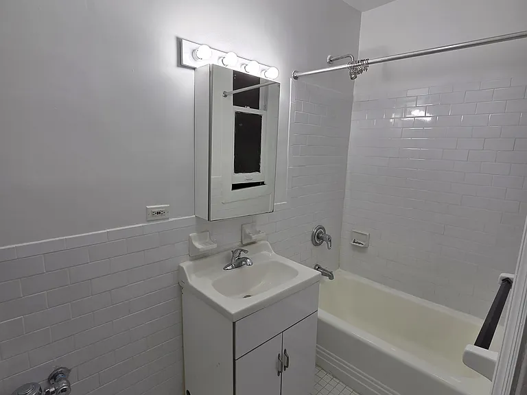 233 E 89th St #E2 — Photo 6