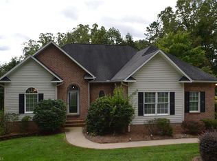 555 Greenhill Rd, Mount Airy, NC 27030