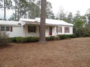 106 McMillan Dr, Swainsboro, GA 30401