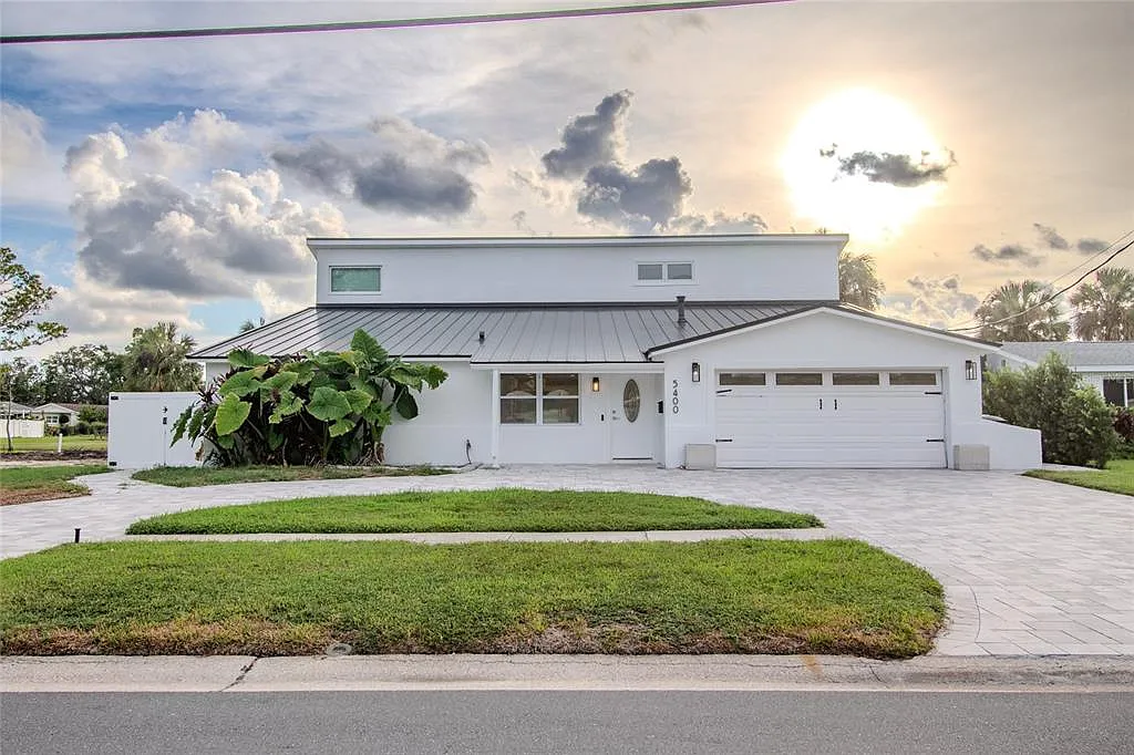 4 bed, 3.0 bath, 2394 sqft, $6,500 — Photo 1