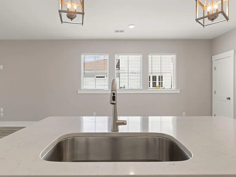 543 Rhythm St — Photo 7