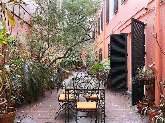 3rd image of 528 Saint Louis St #1