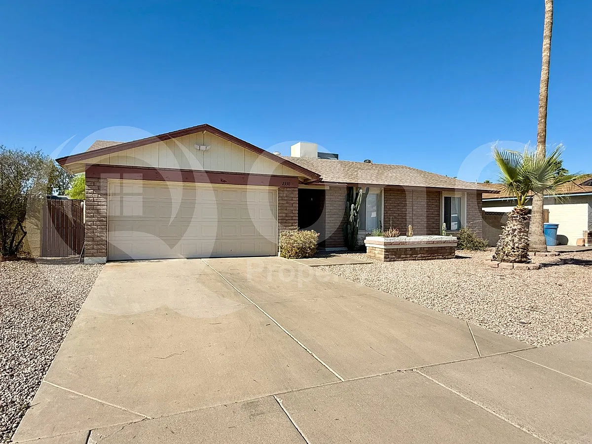 3 bed, 2.0 bath, 1452 sqft, $2,199 — Photo 2