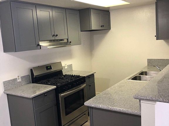 3rd image of 1402 N Alta Vista Blvd