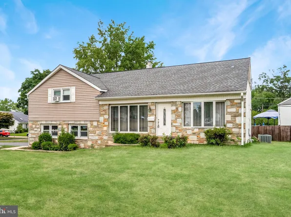 726 Worthington Dr, Warminster, PA 18974