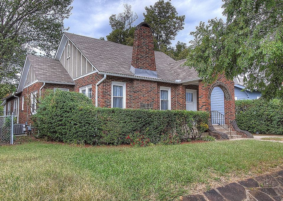 2nd image of 1116 S Florence Pl