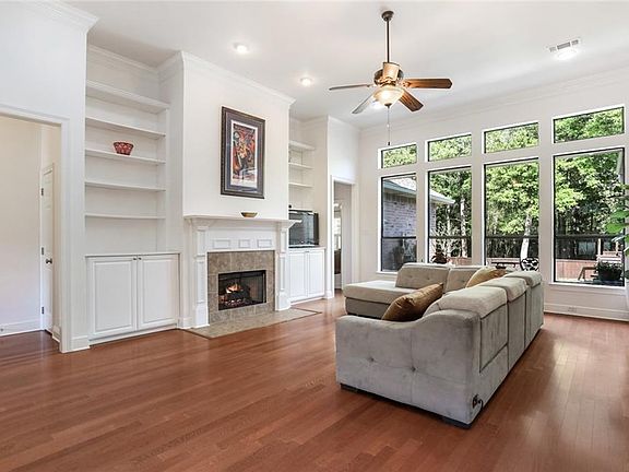 4th image of 1400 Avenue Des Marquis