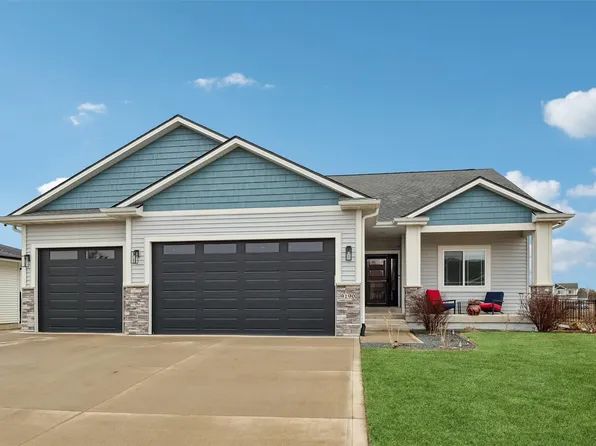 9190 Cody Dr, West Des Moines, IA 50266