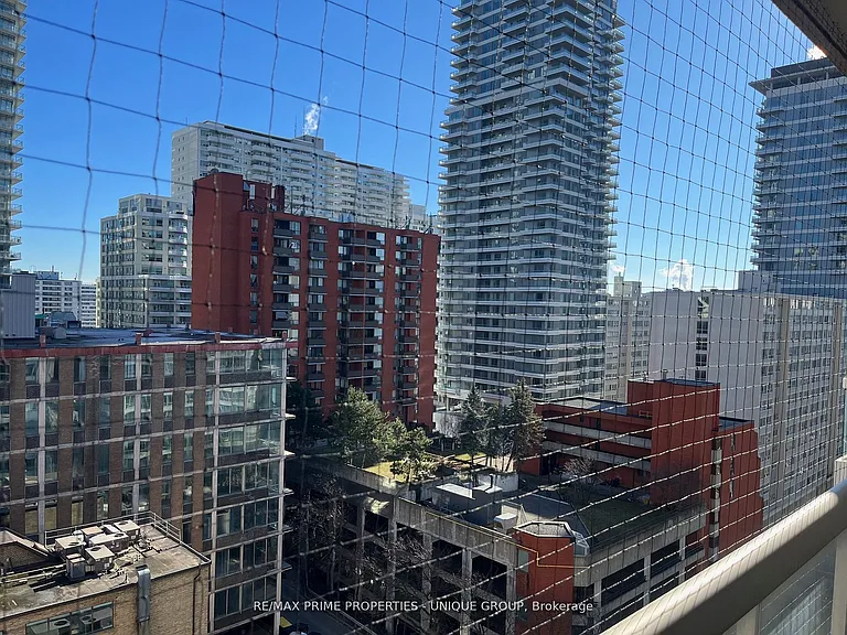43 Eglinton Ave E #1506 — Photo 16