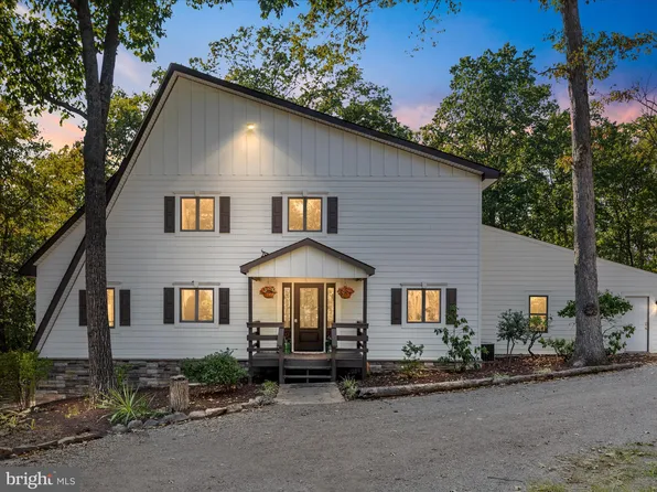 214 Walnut Dr, Clear Brook, VA 22624