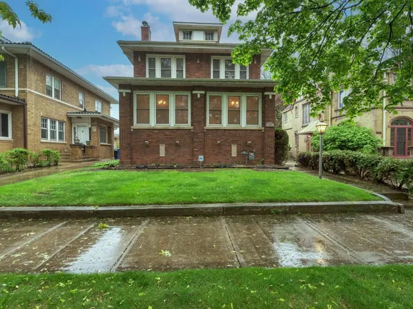 6833 S Cregier Ave, Chicago, IL 60649