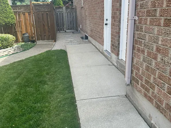 2026 Laurelcrest Pl, Oakville, ON L6M 3T7