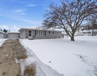 102 Jahnke Ave, Waverly, IA, 50677