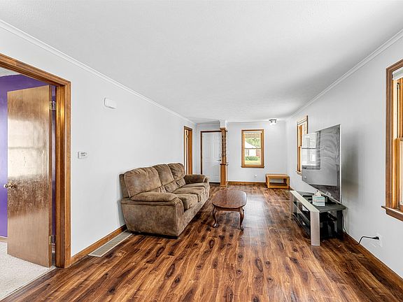 4th image of 817 Sheridan St